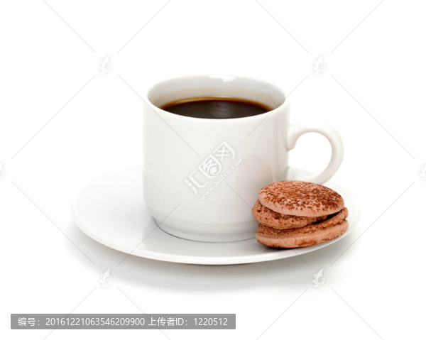 豐富多彩的蛋白杏仁甜餅和一杯咖啡
