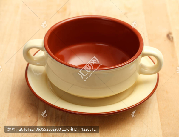 盤子上的湯