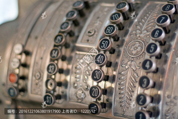 舊貨金屬收銀機(jī)