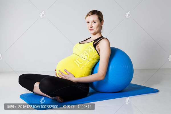 孕婦放松對健身球