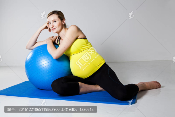 孕婦放松對(duì)健身球