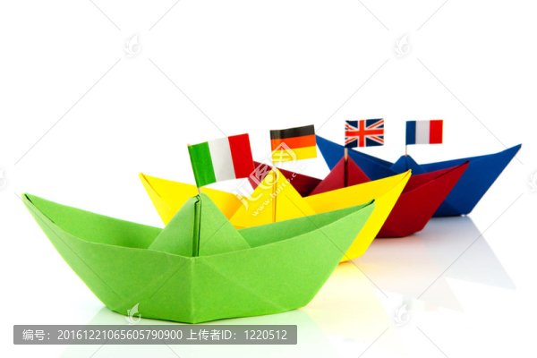 彩色的紙boatwith歐盟旗幟