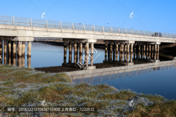冷河上的愛爾蘭路橋