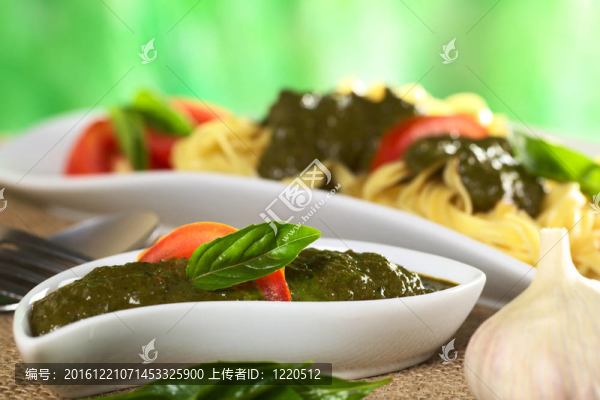 新鮮的香草制成羅勒和大蒜