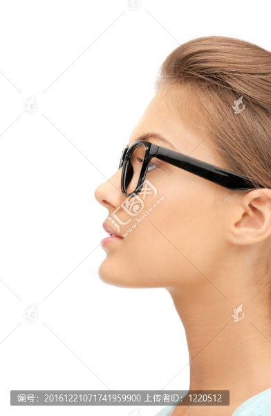 戴眼鏡的可愛女人