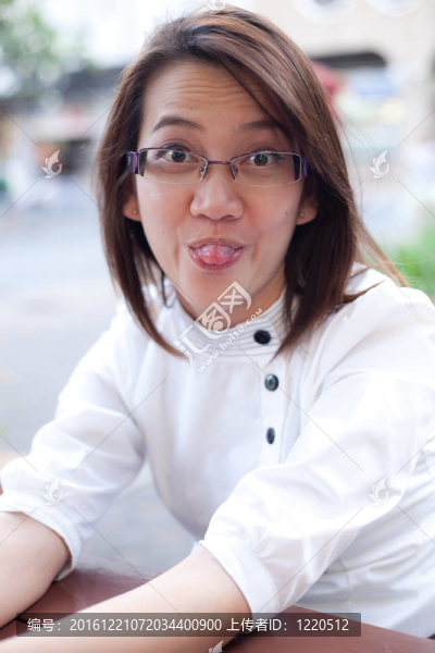 女人如糠秕