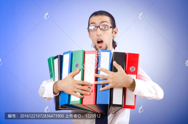 商人與許多辦公室文件夾