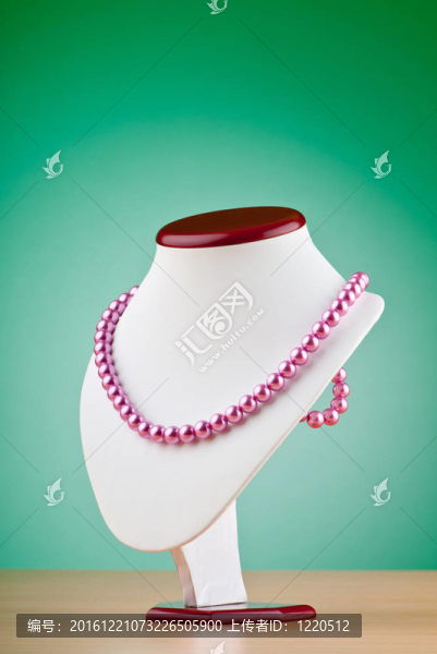 時(shí)尚概念配項(xiàng)鏈