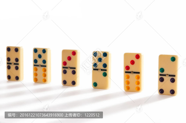許多塊多米諾效應(yīng)