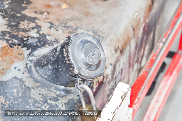 汽車油箱油帶鎖