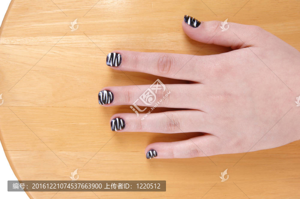 一個少女手。