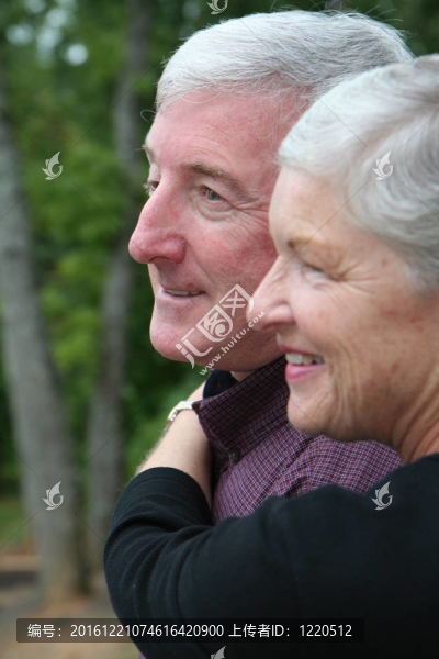 幸福的老夫妻