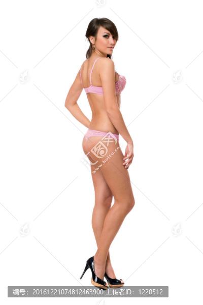 年輕漂亮的黑發(fā)女人