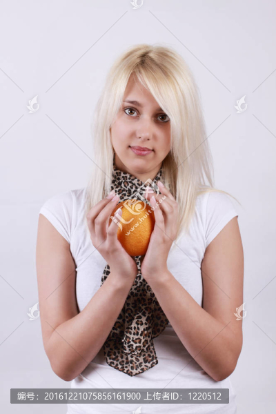 女孩與橙
