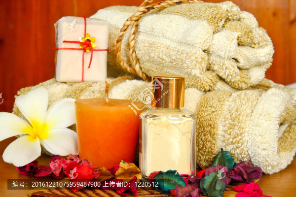 帶花毛巾的SPA產(chǎn)品