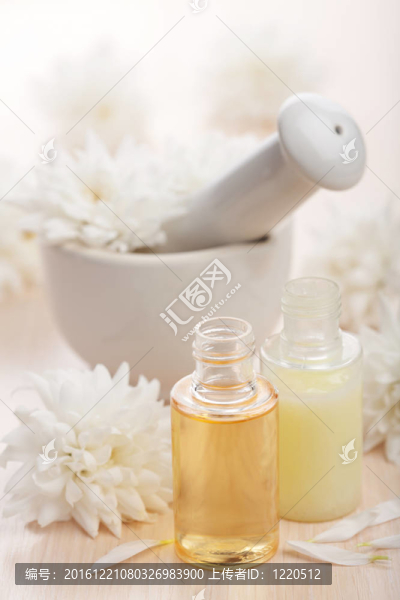 花卉精油和砂漿