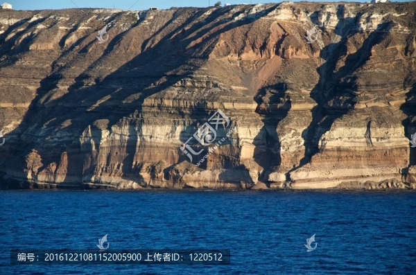 明暗對(duì)照法。