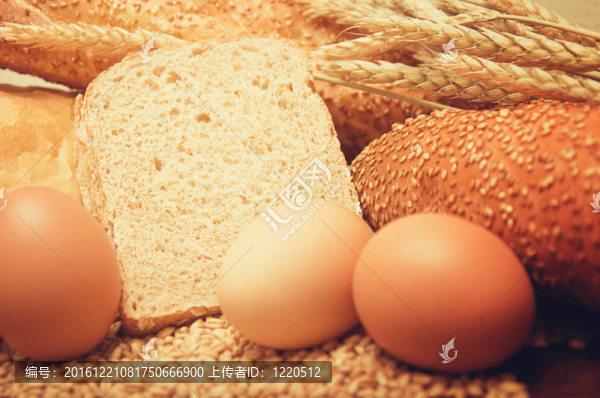 小麥面包；谷物和耳朵雞蛋