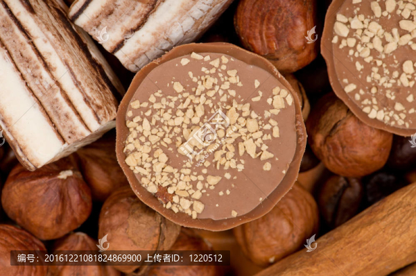 咖啡豆特寫；肉桂和堅(jiān)果