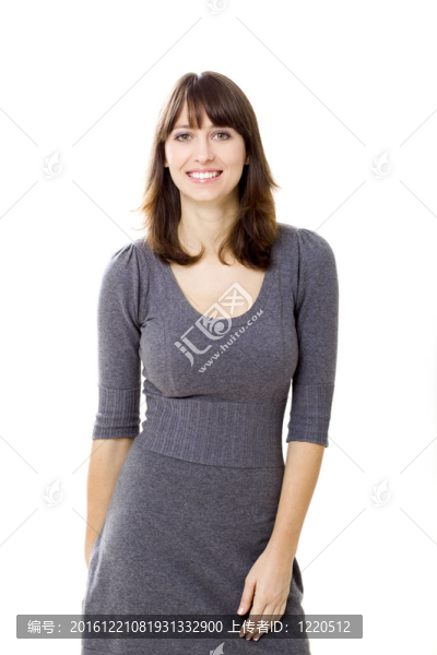 年輕女子微笑著