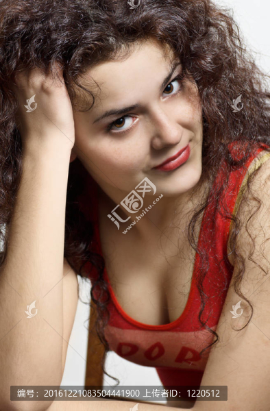 一個年輕漂亮的女人