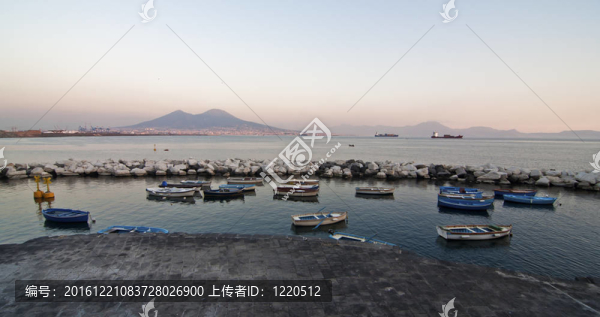 船和維蘇威火山