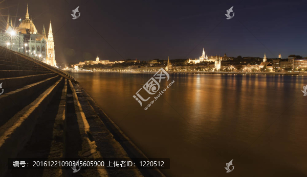 夜晚的多瑙河；布達(dá)佩斯