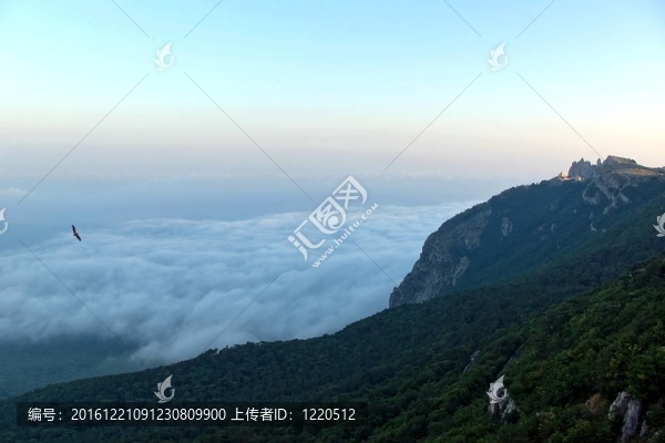 云層之上