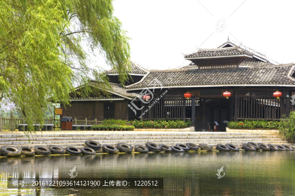 中國(guó)河畔的房子
