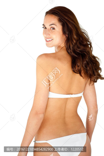 迷人的西班牙女人穿比基尼