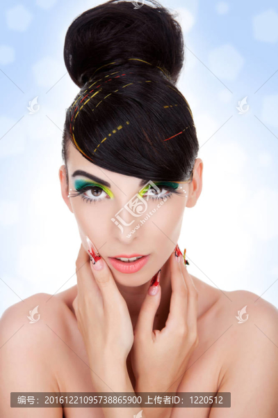 一個(gè)美麗年輕女子的干凈形象