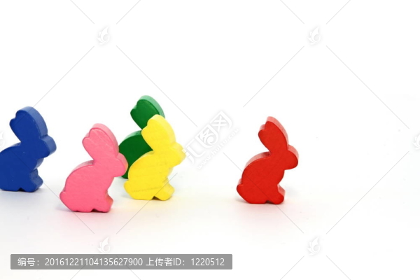 明顯的紅色兔領導