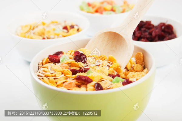 麥片粥和水果干