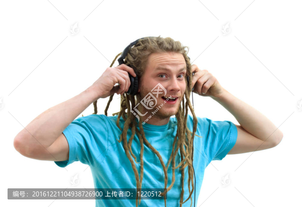 在耳機(jī)上聽音樂