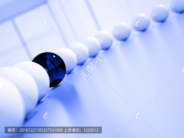 模糊的白球和黑球是焦點(diǎn)