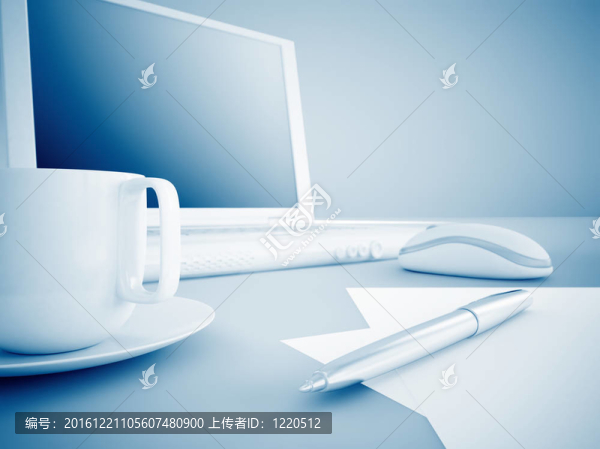工作場(chǎng)所有筆記本電腦；咖啡杯；筆和紙