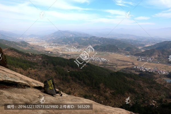 魚鱗巖風景