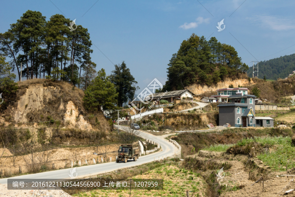 山間公路