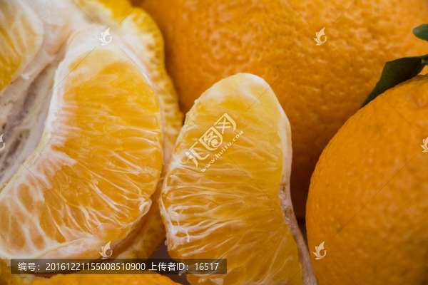 剝開的丑橘