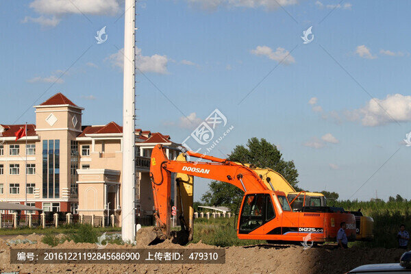 挖溝機(jī)