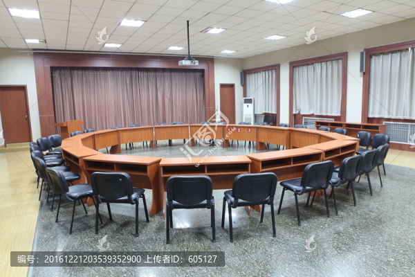 圓桌會(huì)議