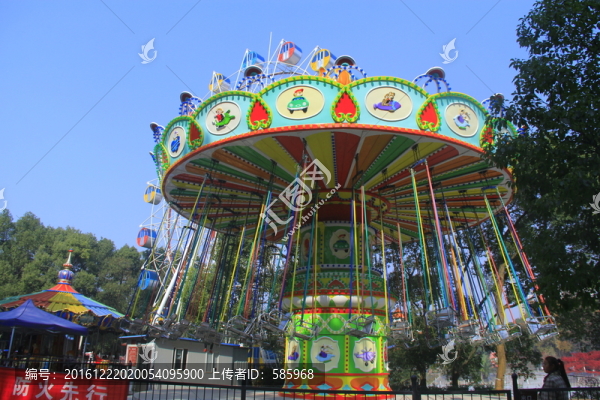 南郊公園旋轉(zhuǎn)飛椅搖頭飛椅
