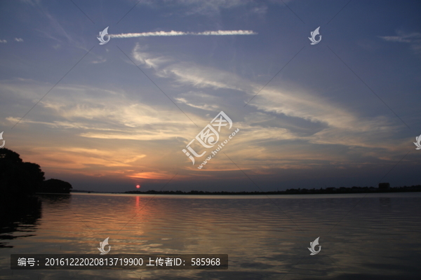 團(tuán)頭湖夕陽(yáng)晚霞
