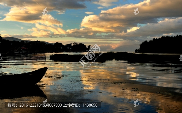 湖泊倒影