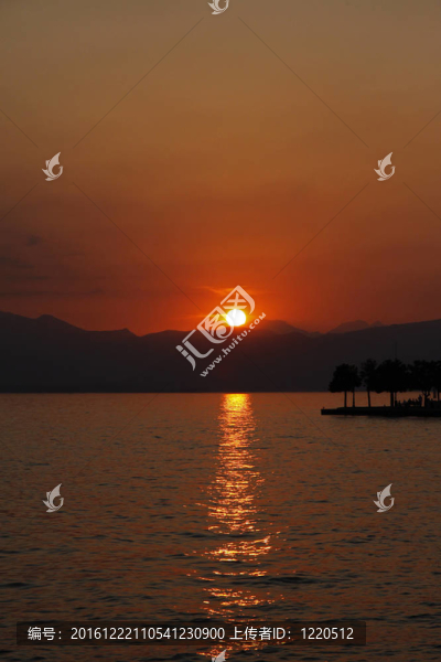 在加爾達湖Bardolino夕陽