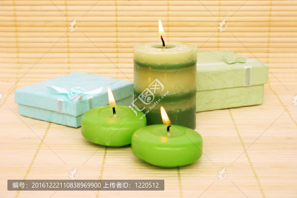 蠟燭和禮物盒