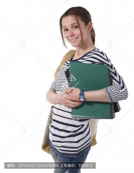 青少年女學生與教材