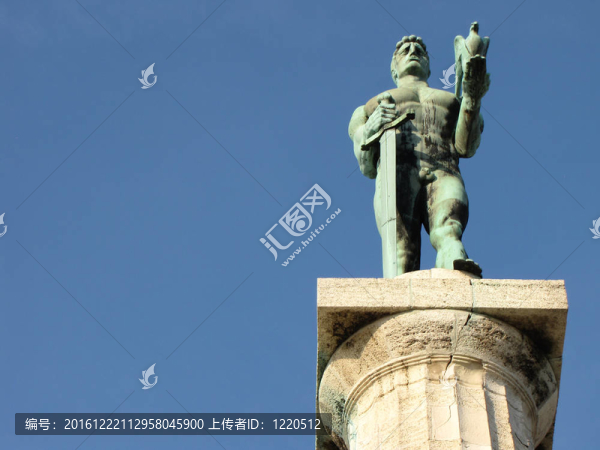 維克托在Kalemegdan的雕像