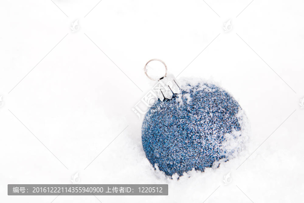 藍(lán)色和紅色的金色圣誕雪球