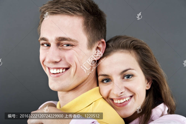 女人和男人在一起
